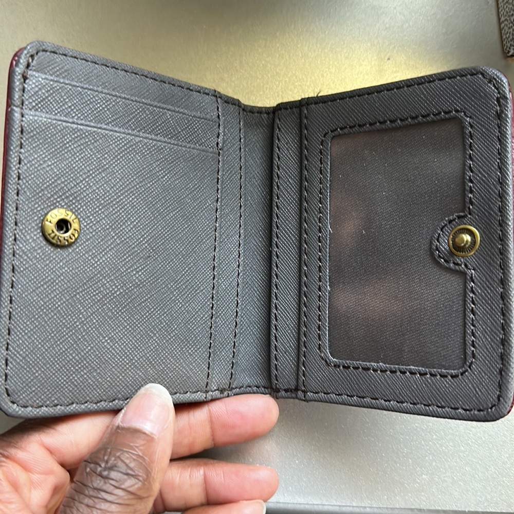 Fossil Wallet - Picture 2 of 5